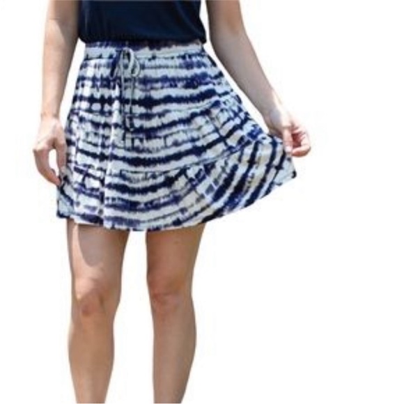 LuLaRoe Dresses & Skirts - LuLaRoe Talia Mini Skirt Tie Dye Tiered Ruffle Blue & White Cute Boho NWT Size M